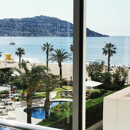 Spacieux Appartement Rose Front Mer Et Piscine Roses Extérieur photo