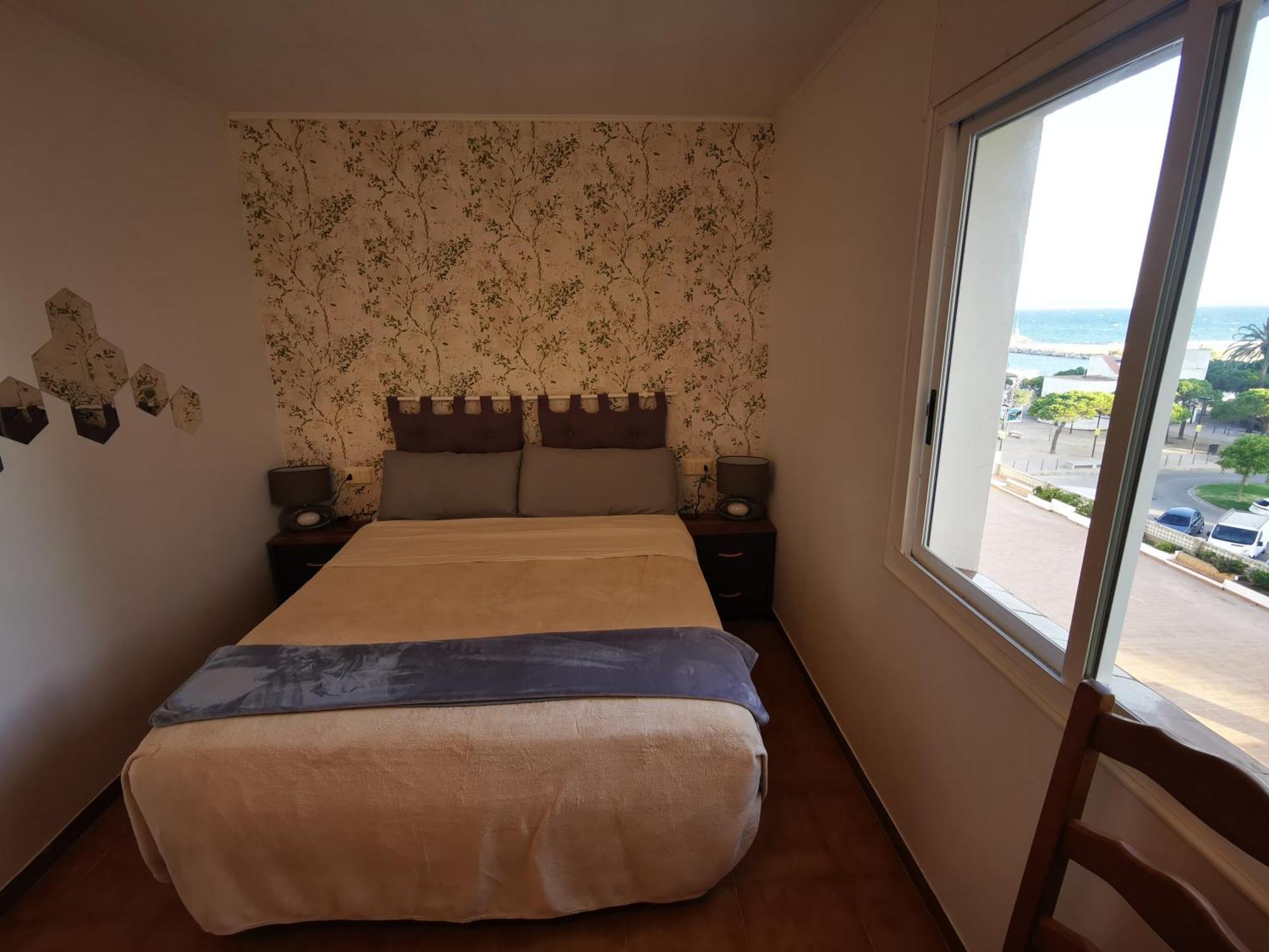 Spacieux Appartement Rose Front Mer Et Piscine Roses Extérieur photo